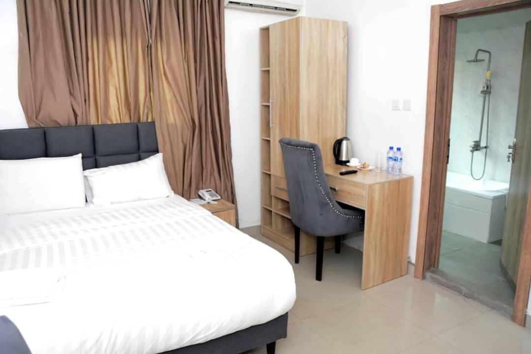 Tivoli Hotel Seafront Ikoyi Aliayabiagba Экстерьер фото