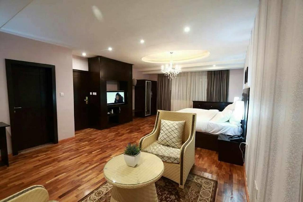 Tivoli Hotel Seafront Ikoyi Aliayabiagba Экстерьер фото