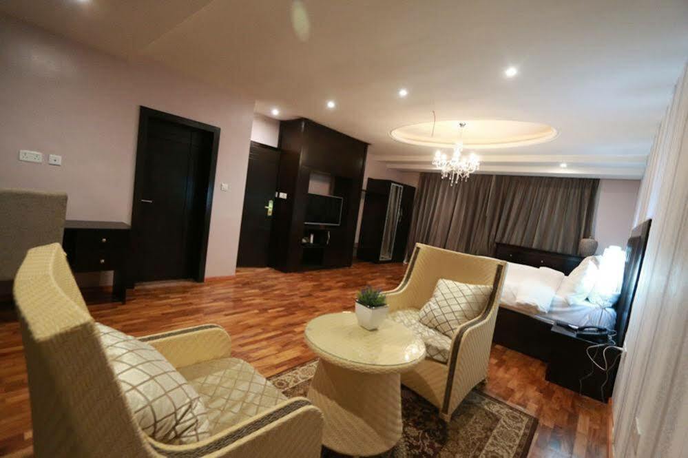 Tivoli Hotel Seafront Ikoyi Aliayabiagba Экстерьер фото